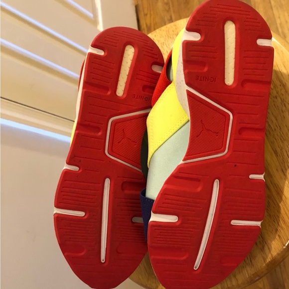 Puma - Picture 3 of 5